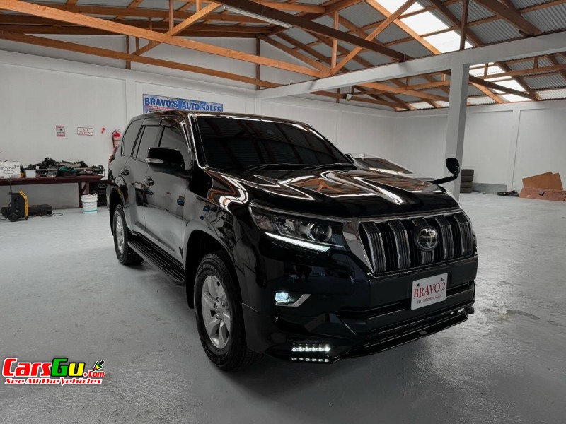 2020 Toyota Land Cruiser Prado image1