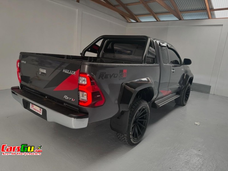 2015 Toyota Hilux image3