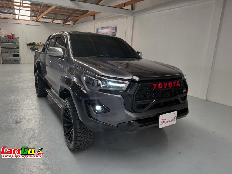 2015 Toyota Hilux image6