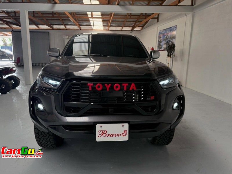 2015 Toyota Hilux image7