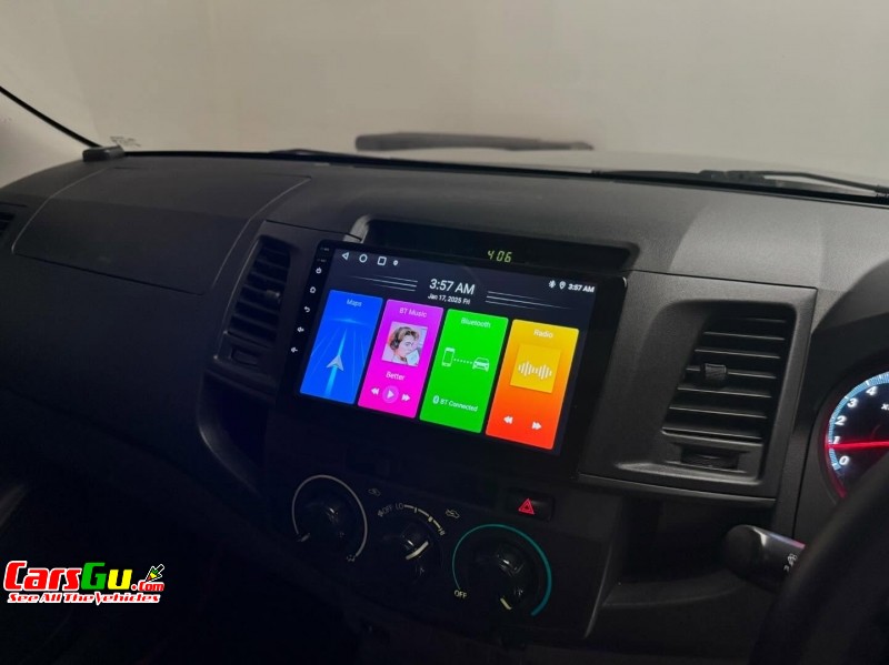 2015 Toyota Hilux image8