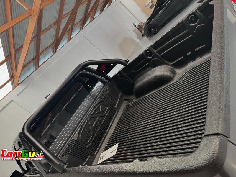 2015 Toyota Hilux image13