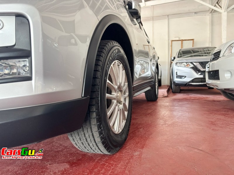 2019 Nissan X-Trail image2