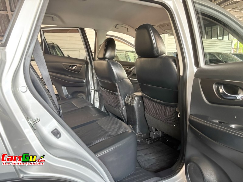 2019 Nissan X-Trail image3