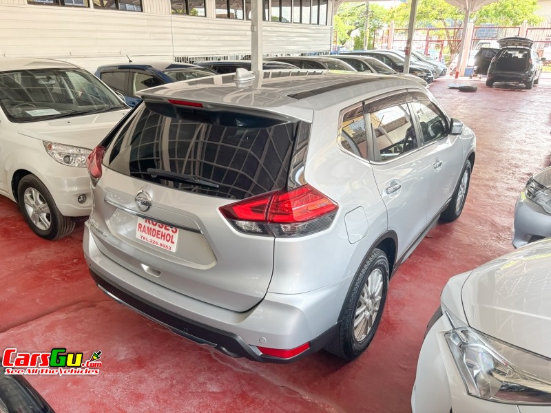 2019 Nissan X-Trail image5