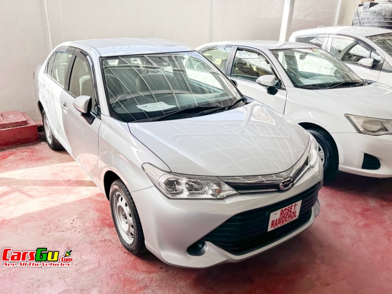 2017 Toyota Axio image3