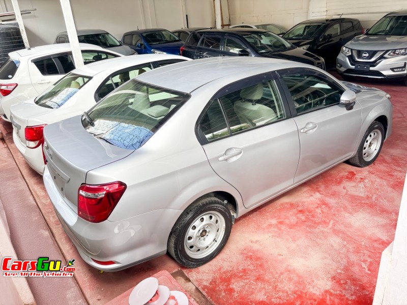 2017 Toyota Axio image4