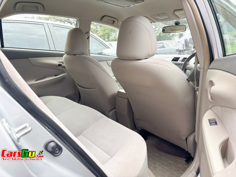 2010 Toyota Axio image7