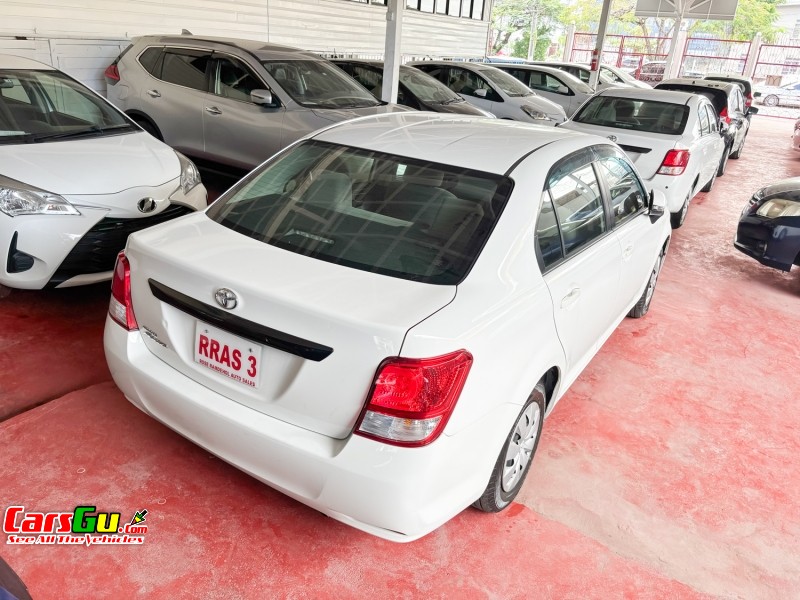 2015 Toyota Axio image1