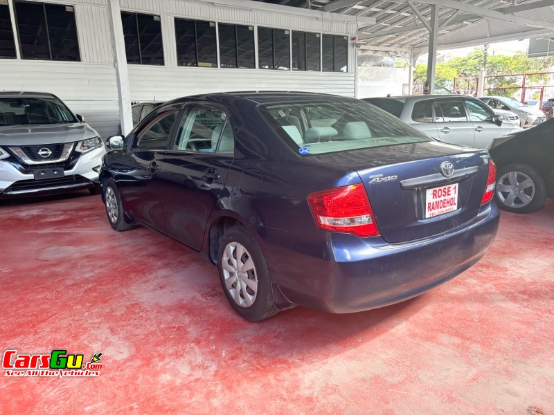 2010 Toyota Axio image5