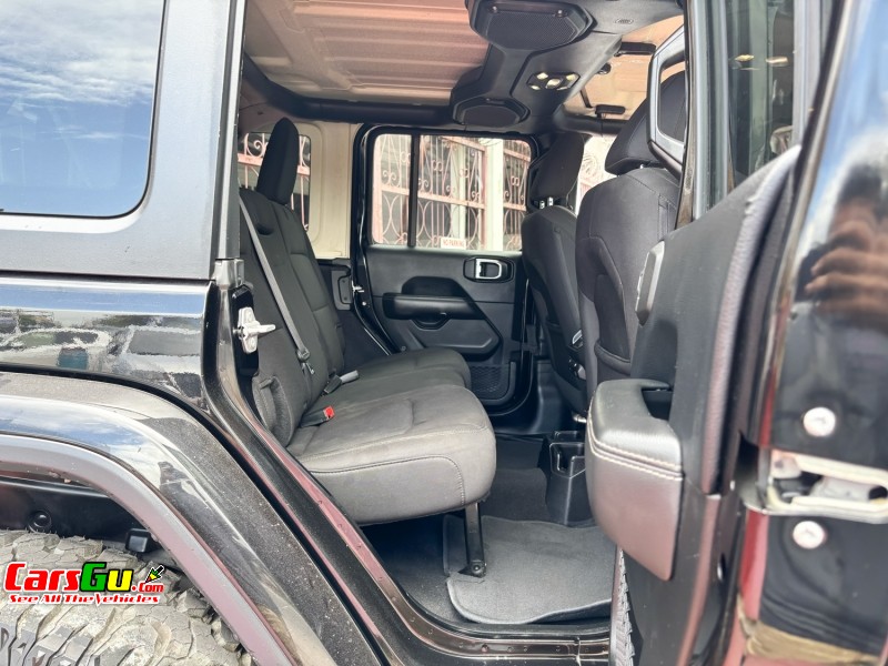 2019 Jeep Wrangler image7