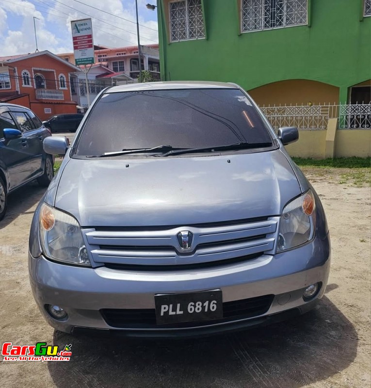 2015 Toyota Its image1