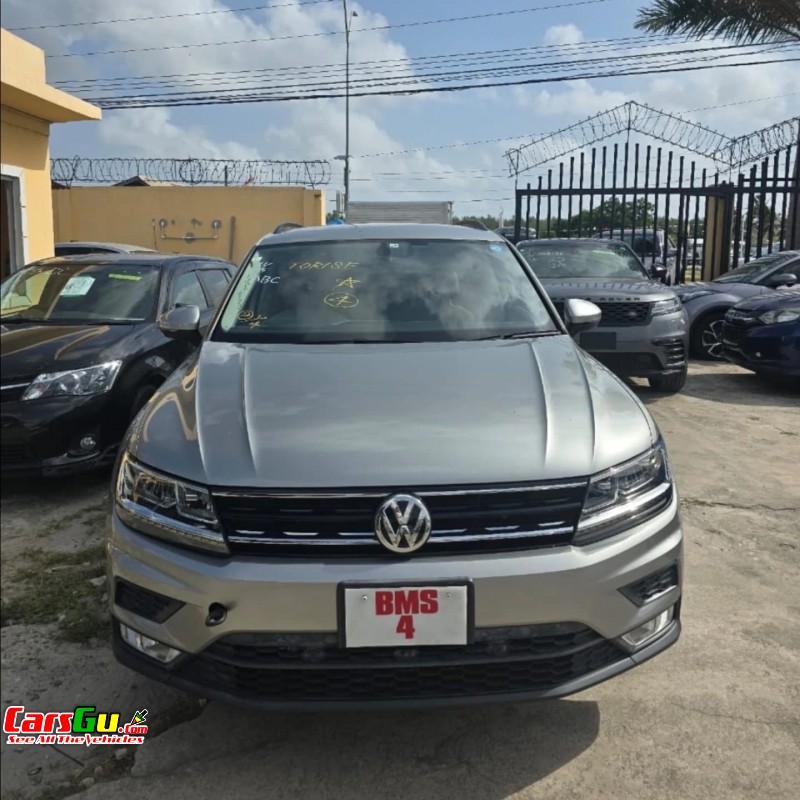 2017 Volkswagen TIGUAN image2