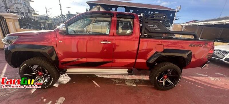 2013 Toyota Hilux image1
