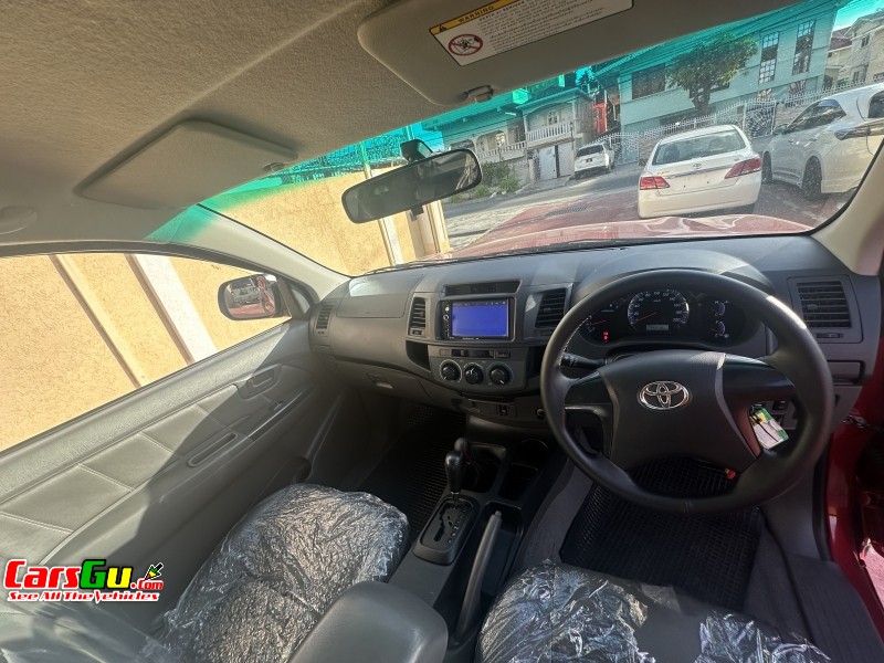 2013 Toyota Hilux image4