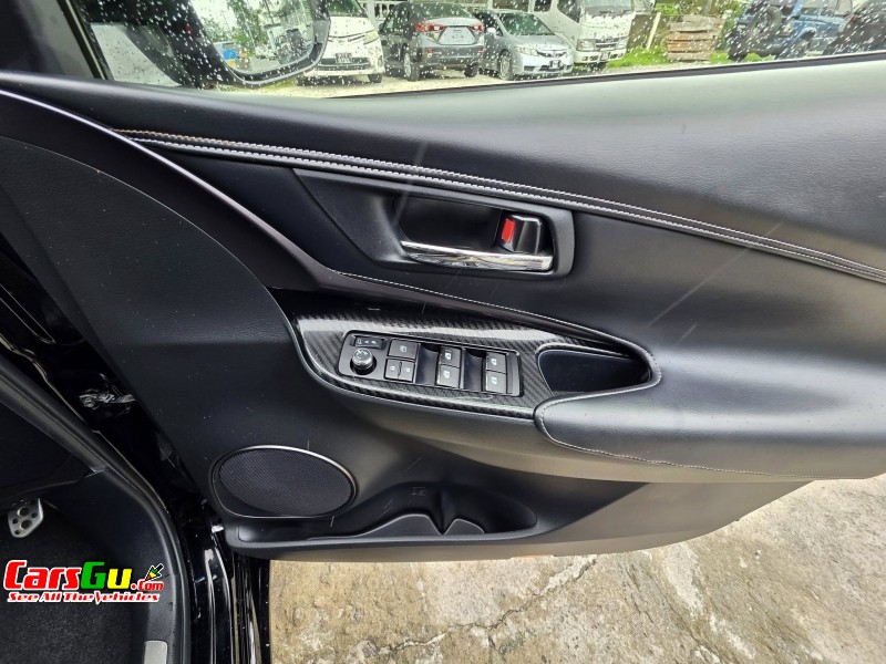 2015 Toyota Harrier G Sport  Edition image4