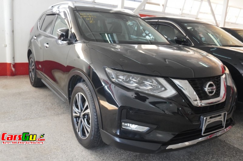 2017 Nissan X-Trail image0