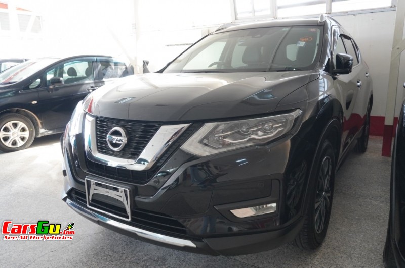 2017 Nissan X-Trail image1
