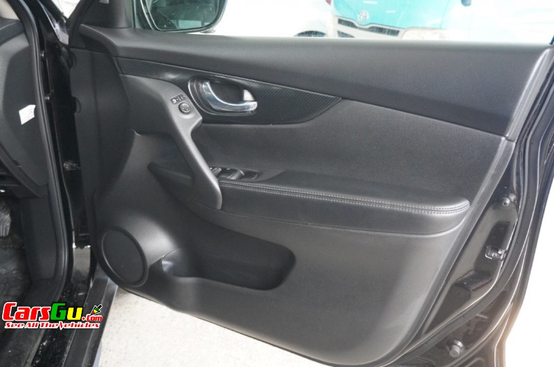2017 Nissan X-Trail image3