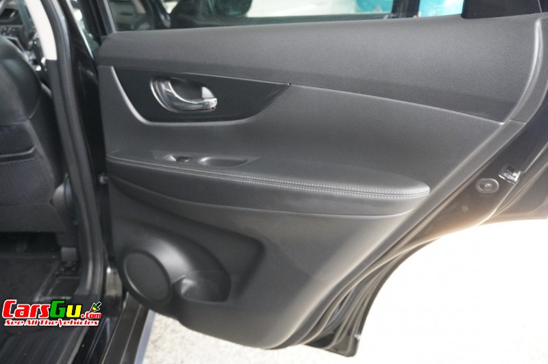 2017 Nissan X-Trail image7