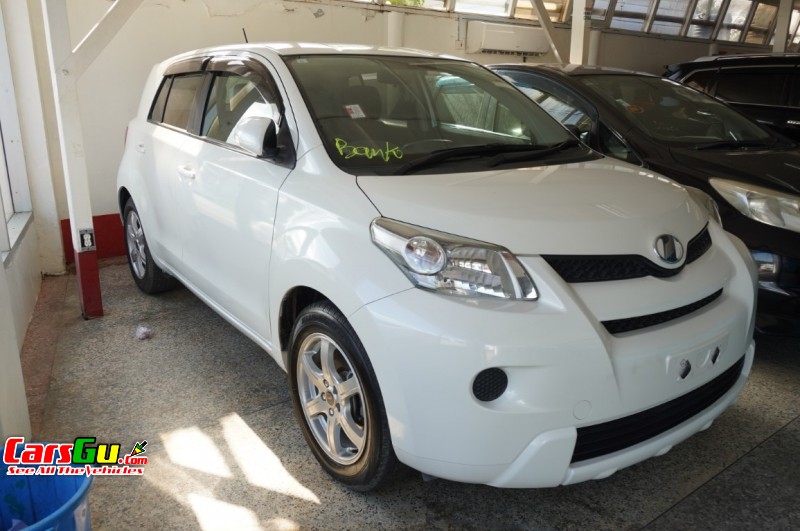 2011 Toyota its For Sale 14000