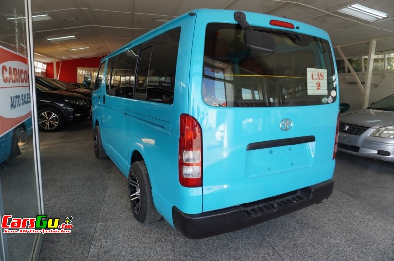 2012 Toyota Hiace image3