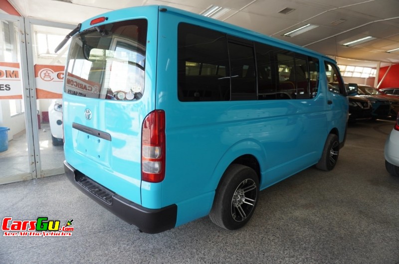 2012 Toyota Hiace image5