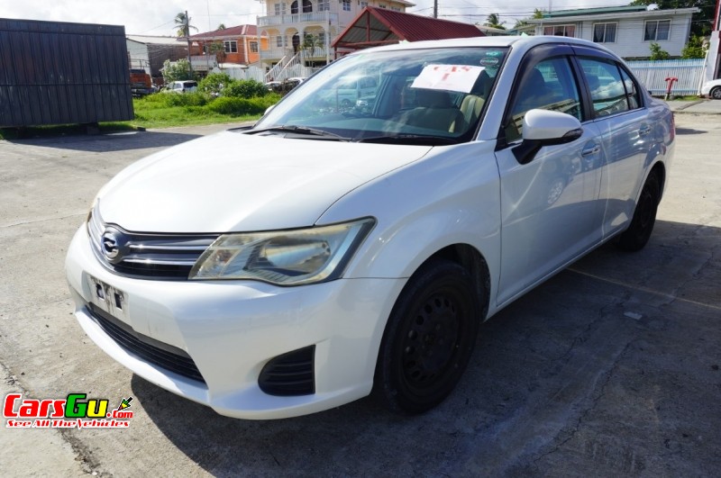 2013 Toyota Axio image1