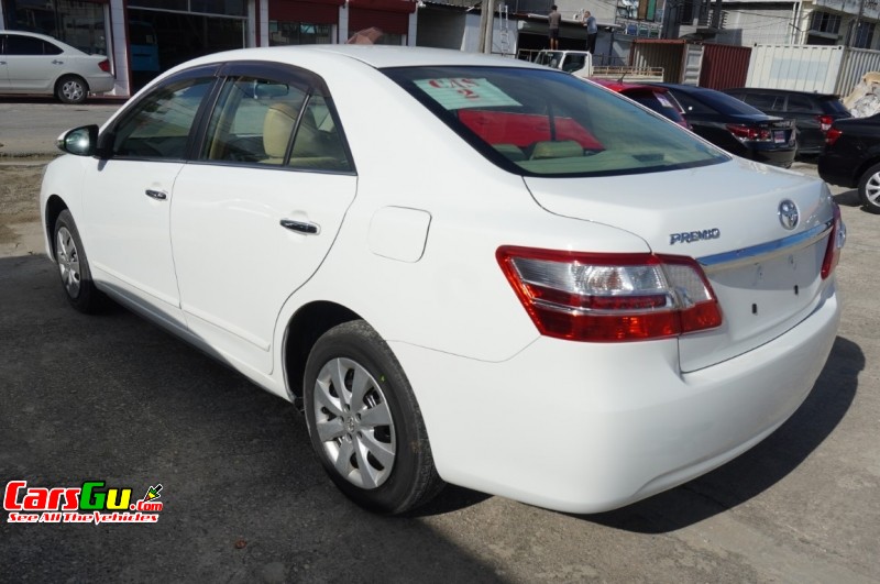 2013 Toyota Premio image3