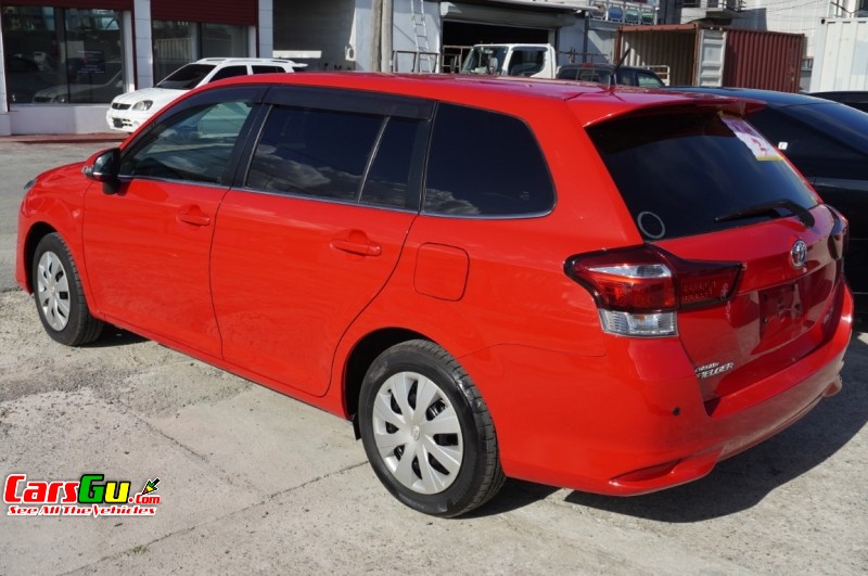 2015 Toyota Fielder image3