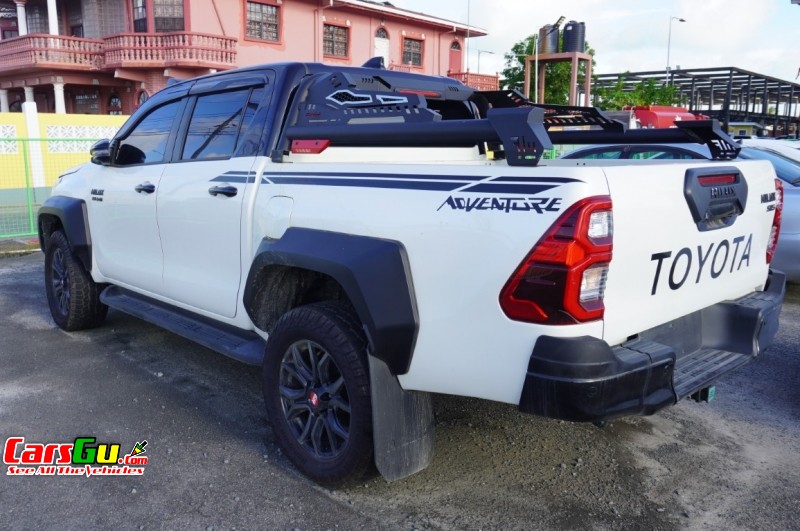 2023 Toyota Hilux image3