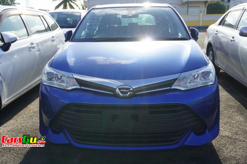 2015 Toyota Fielder image1