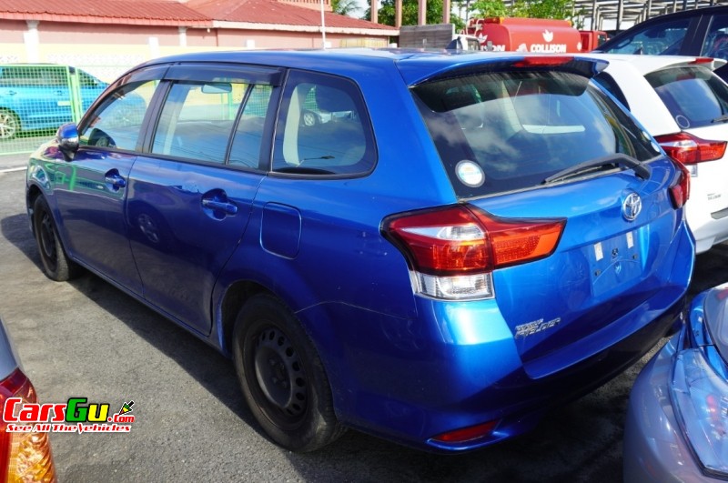 2015 Toyota Fielder image4