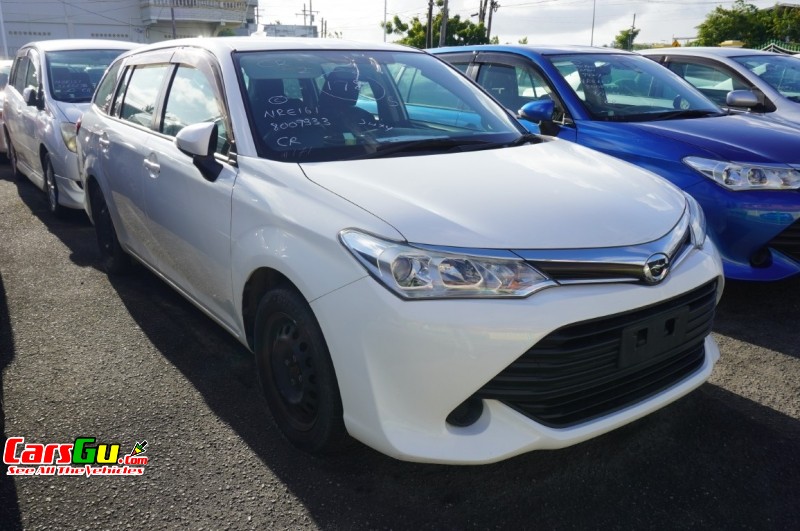 2015 Toyota Fielder image2