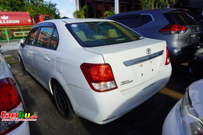 2012 Toyota Axio image0