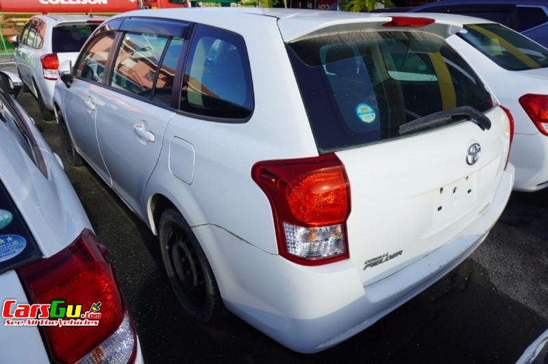 2012 Toyota Fielder image3
