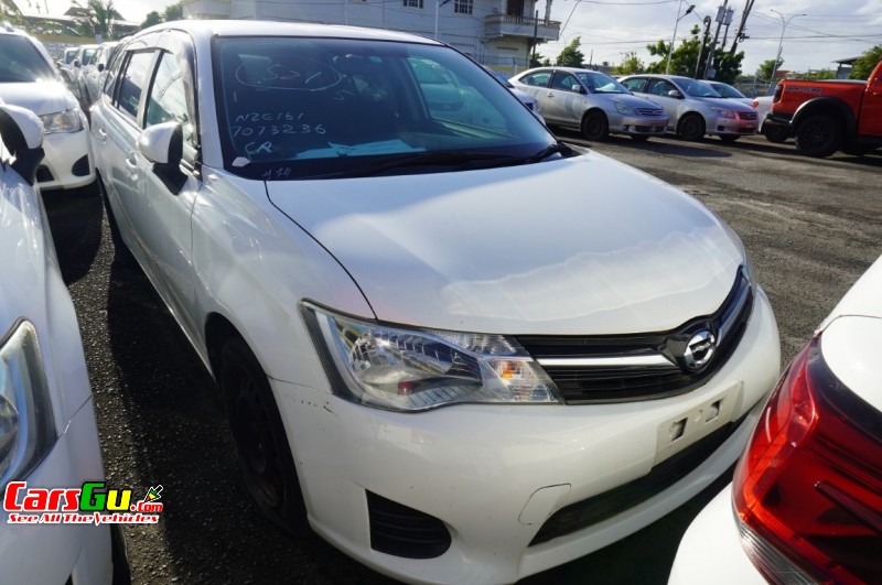 2012 Toyota Fielder image2