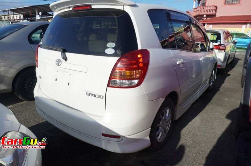 2004 Toyota Spacio image3