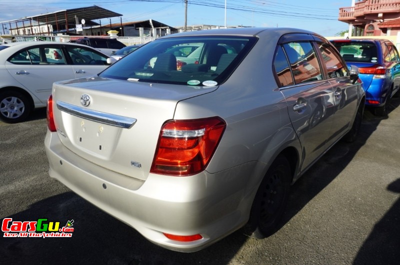 2015 Toyota Axio image1