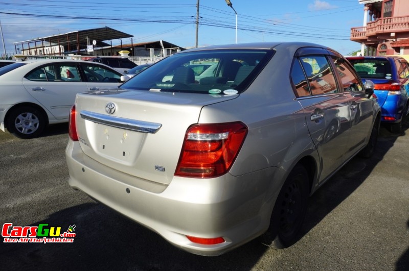 2015 Toyota Axio image2