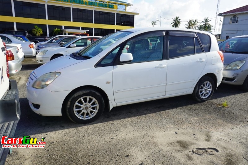 2004 Toyota Spacio image4