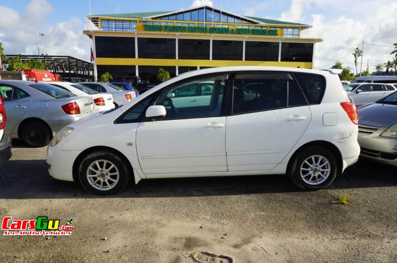 2004 Toyota Spacio image5