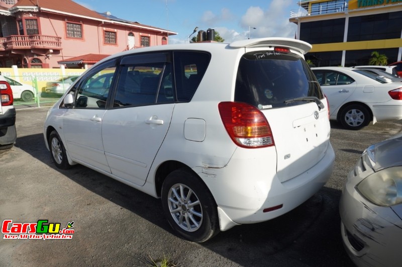 2004 Toyota Spacio image6