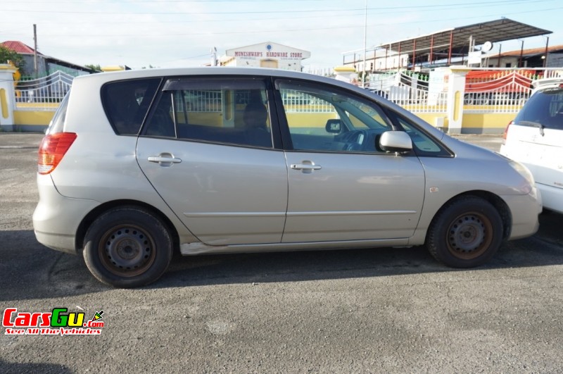 2004 Toyota Spacio image2