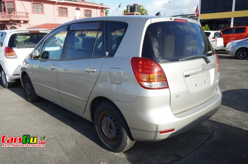2004 Toyota Spacio image3