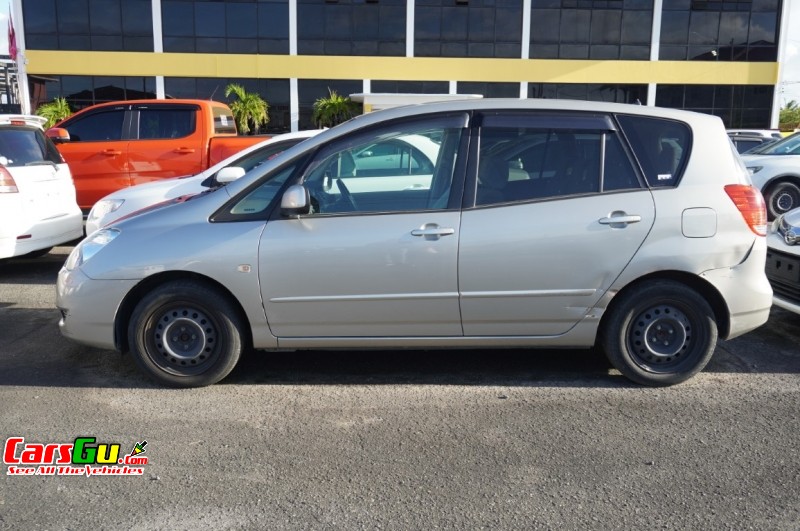 2004 Toyota Spacio image3