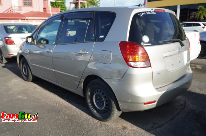 2004 Toyota Spacio image4