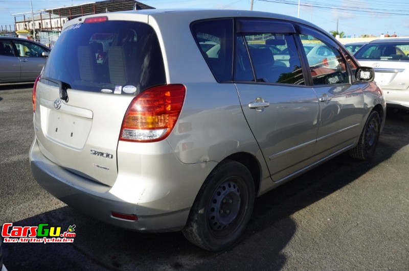 2004 Toyota Spacio image5