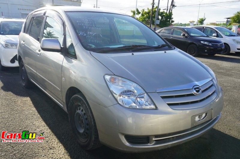 2004 Toyota Spacio image6