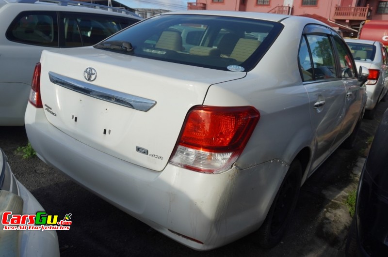 2012 Toyota Axio image2